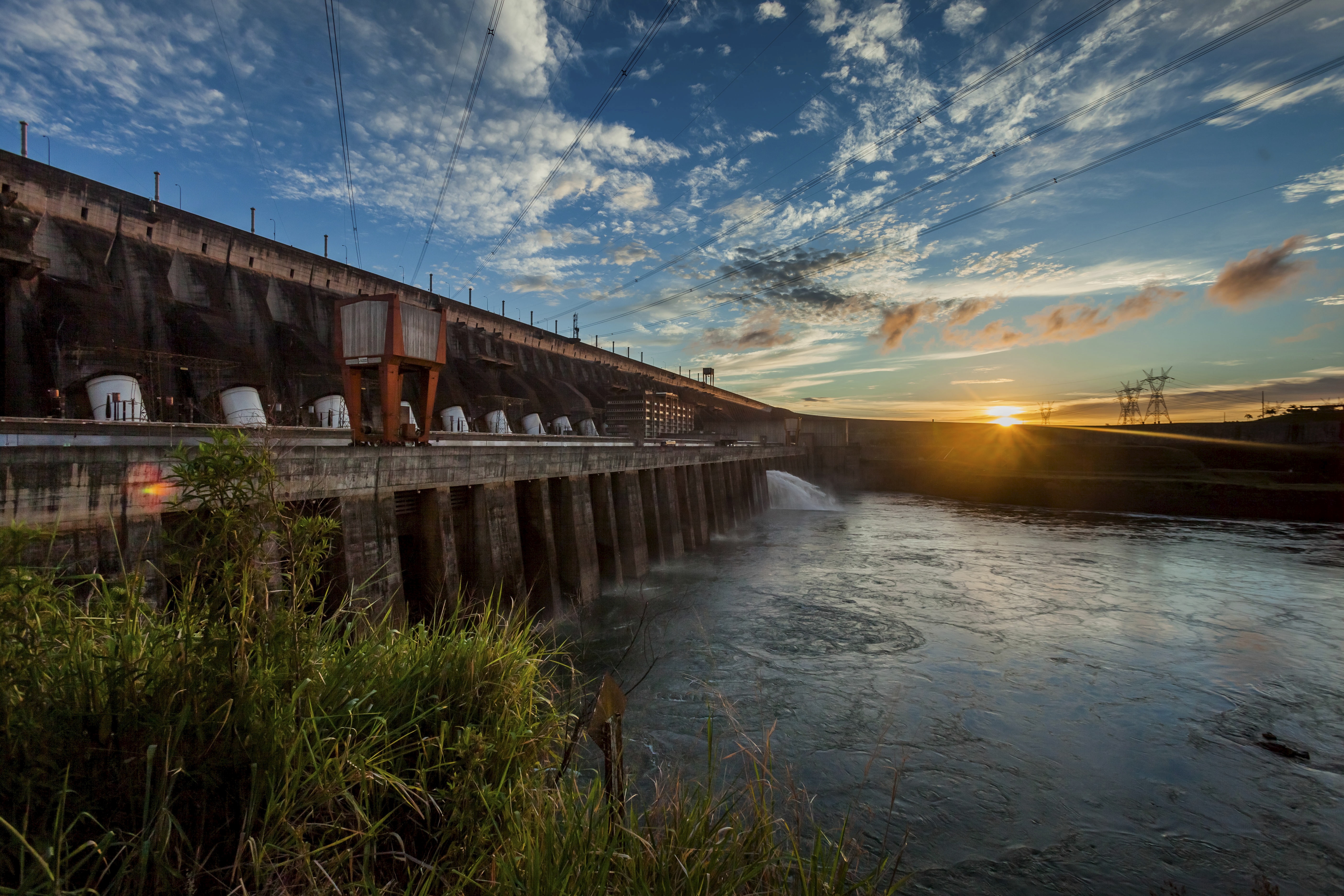 Itaipu líder em transição energética