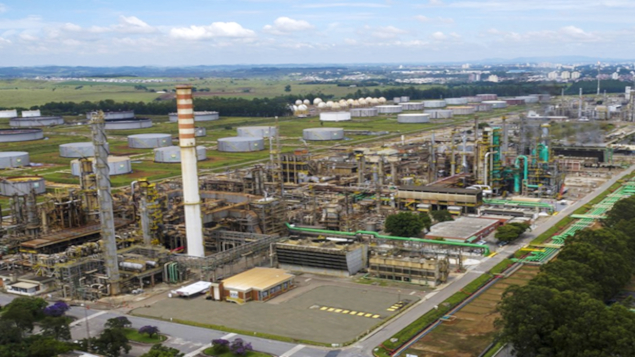 Revap realiza parada para manutenção e implementação de projetos em SJC